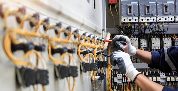 Professional Electrician technician working in Muskingum County County, OH